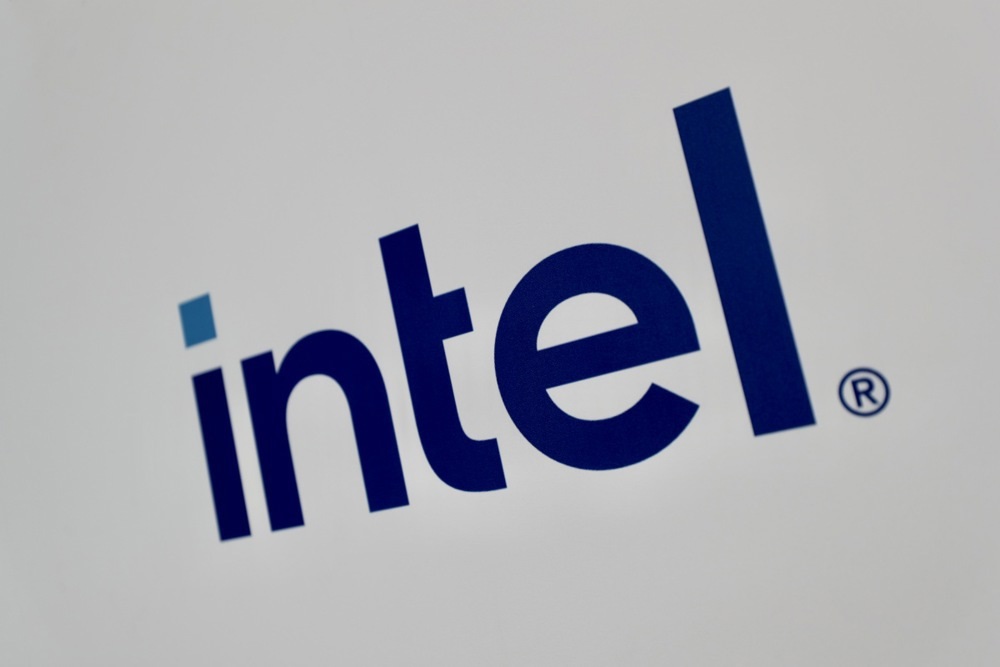 Акции Intel выросли сильнее всего с 2023 года на новости о разделе компании