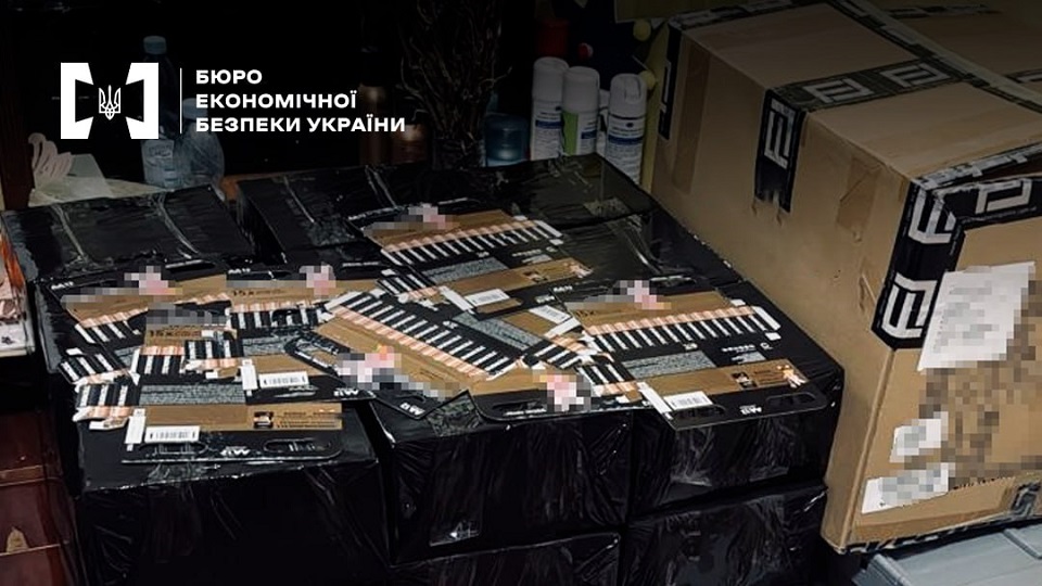 БЭБ нашло подпольное производство батареек Duracell: работало в четырех областях – фото