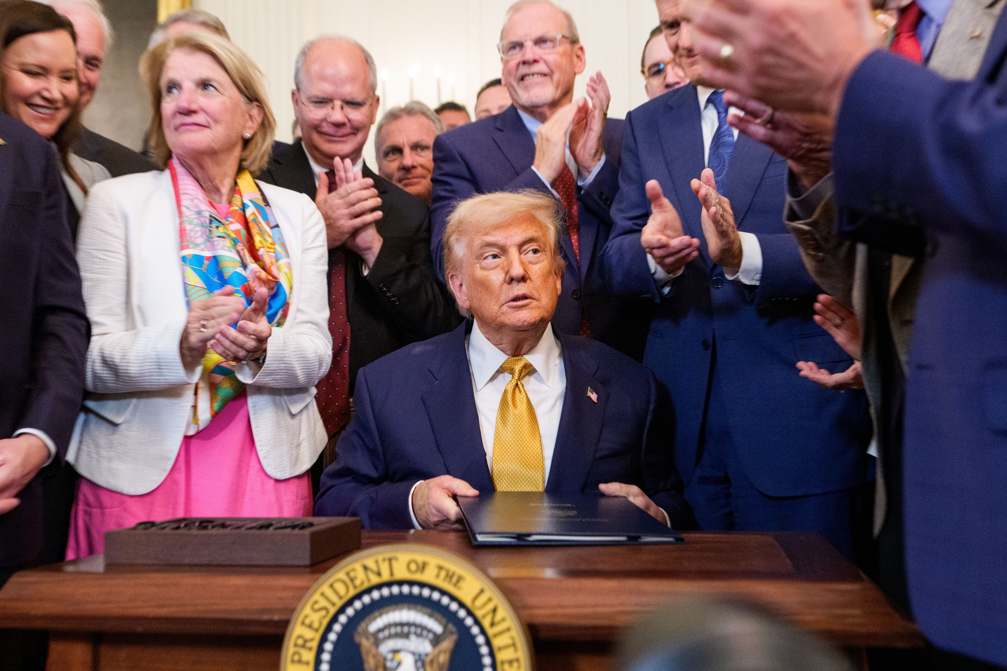 Трамп подал иск на $10 млрд против WSJ из-за упоминания в статье об Эпштейне