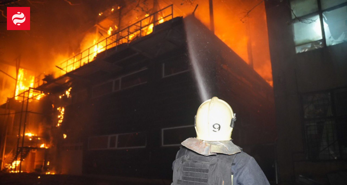 Росія масовано атакувала густонаселений район Одеси ударними БпЛА: фото і відео наслідків