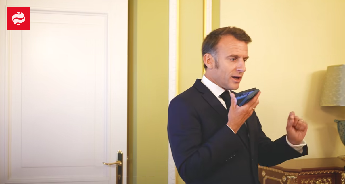 "Можна передзвоню з Зеленським?". Макрон показав, як у Києві організував розмову з Трампом – відео