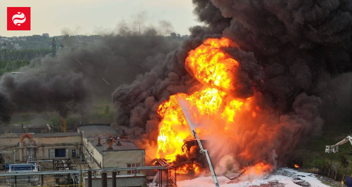 Fire at a bitumen plant next to Lukoil in Kstovo, Nizhny Novgorod ...