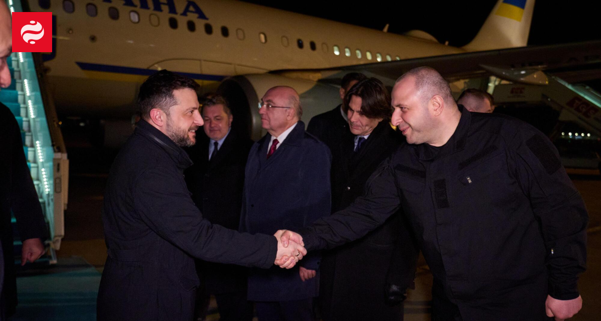 Зеленський прибув до Туреччини: його зустрів Умєров. Єрмака не було